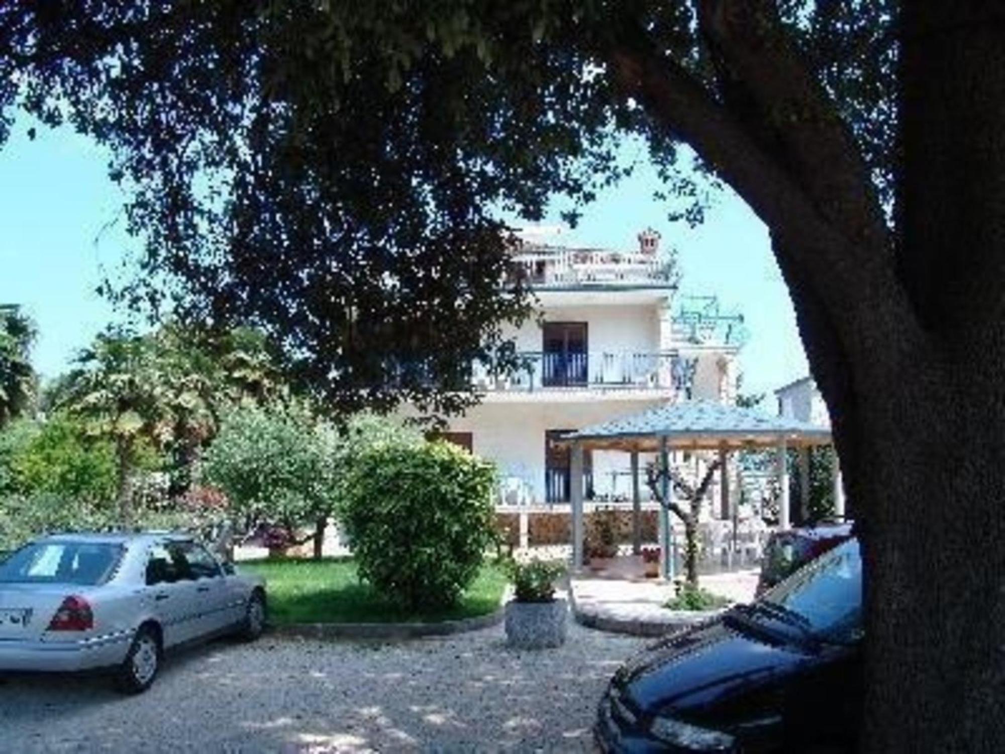 Apartmentkomplex Jakov Apartment